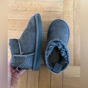 Australia Luxe Collective Kids Ultra Short Boots in Gray (EU 26-27)